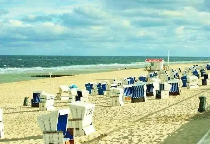 App-8-In-Strandnaher-Lage-Baederstil-Villa-In-Wenningstedt-Sylt