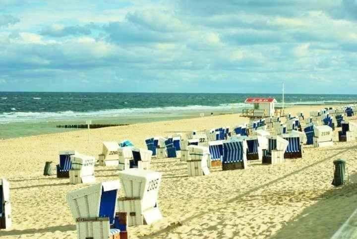 App-8-in-strandnaher-lage-baederstil-villa-in-wenningstedt-sylt Apartment